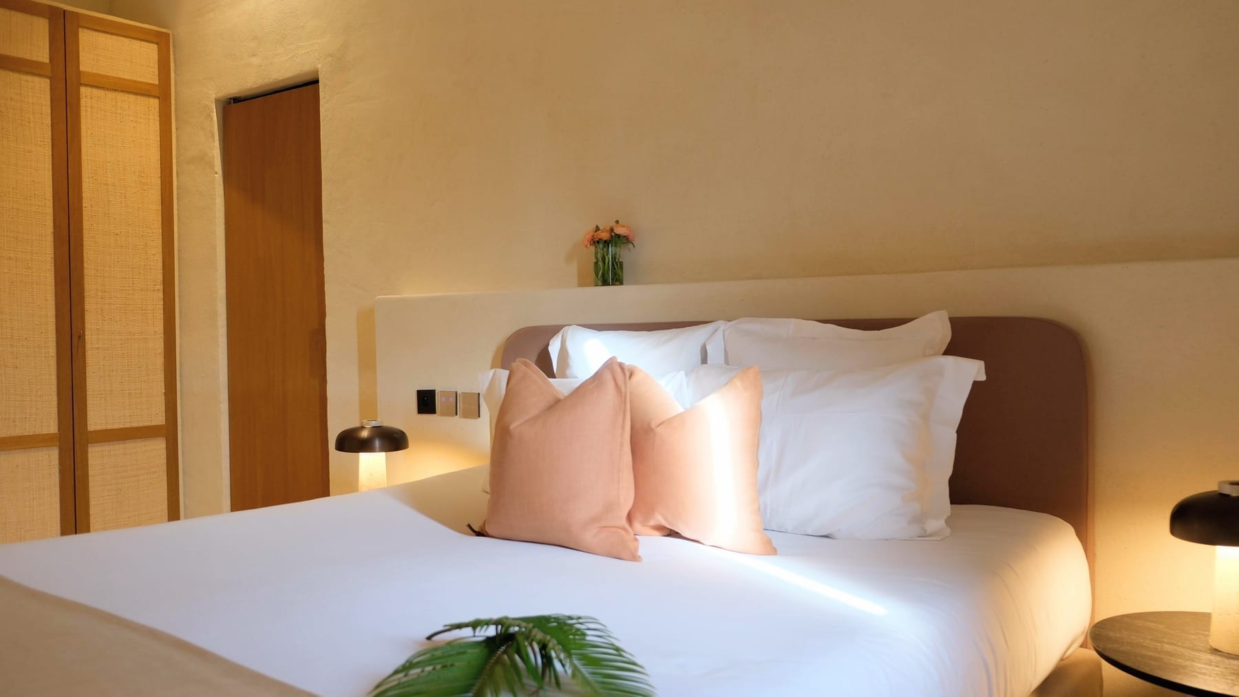 Suite de la Bronzette, view 4