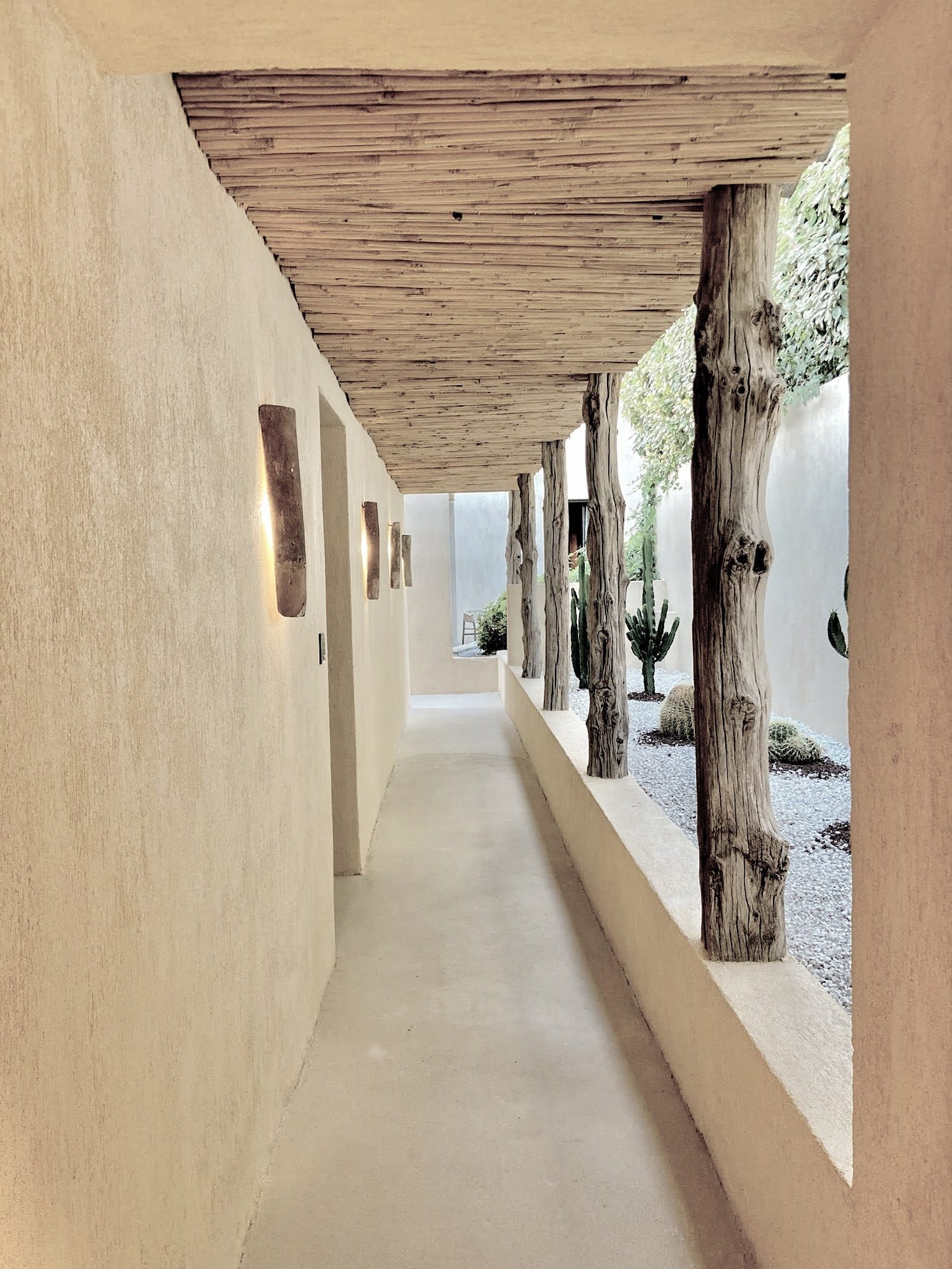 Atmosphere at Toile Blanche